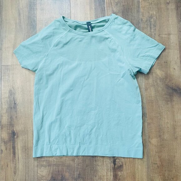 Mondetta Sage Green Performance Tee L | Recycled Nylon Stretch Top - Picture 6 of 11